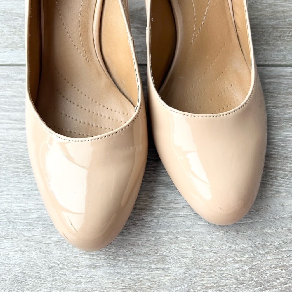 Clarks Soft Cushion Patent Leather Round Toe Pumps - Picture 4 of 16